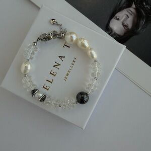 703 Pearl and Quartz- White and Black